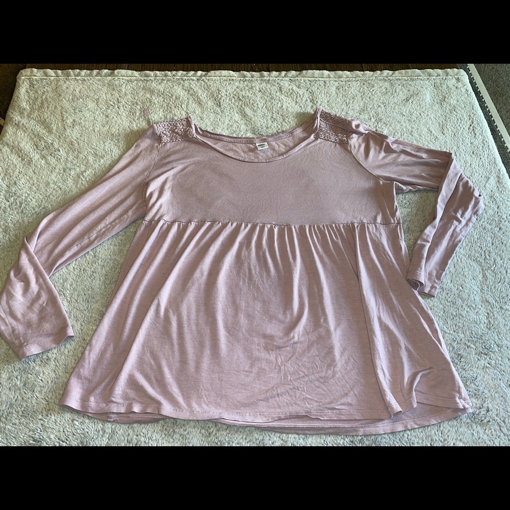 Old Navy maternity shirt